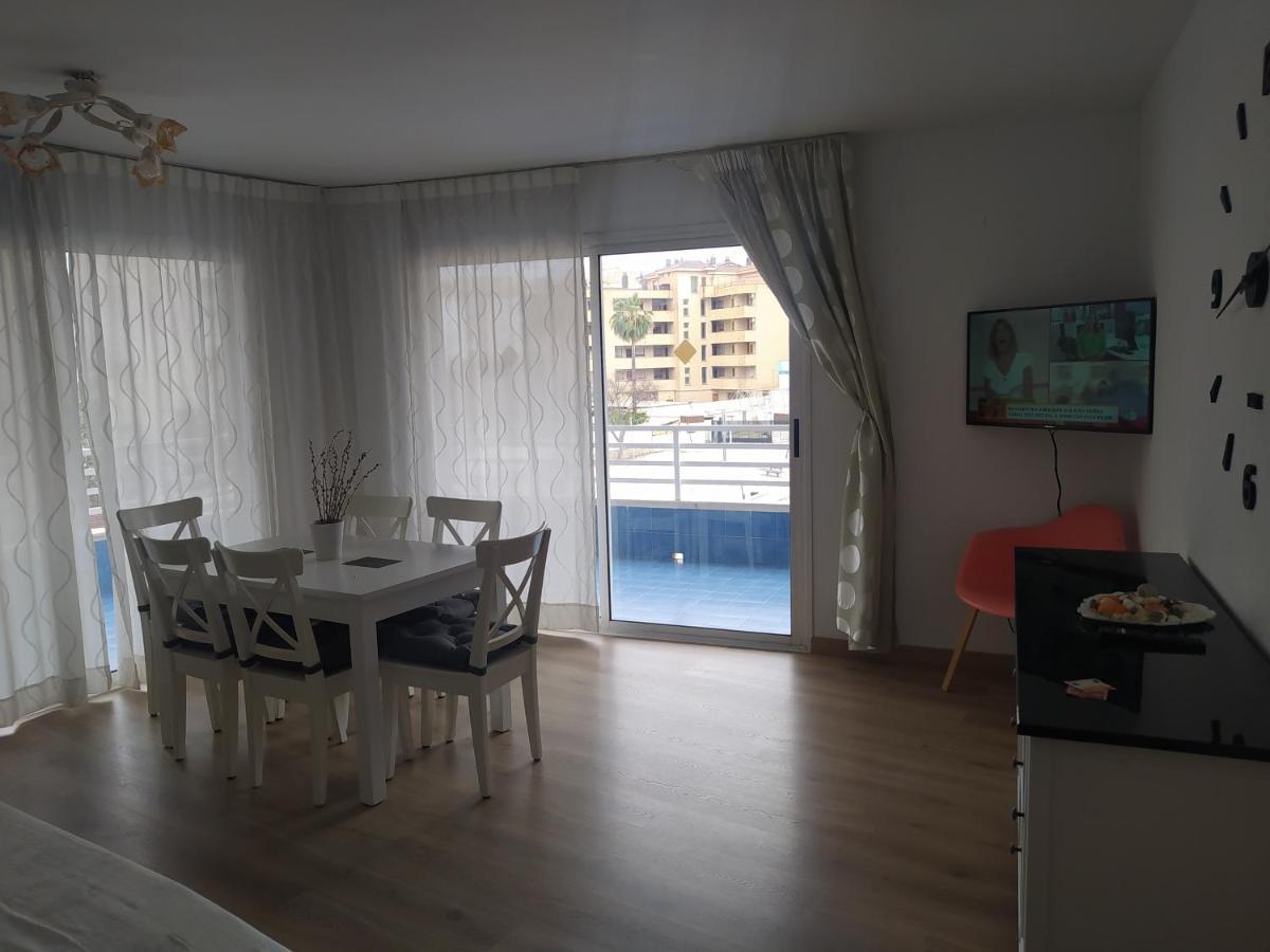 Apartamentos Ch ซาลอว์ ภายนอก รูปภาพ